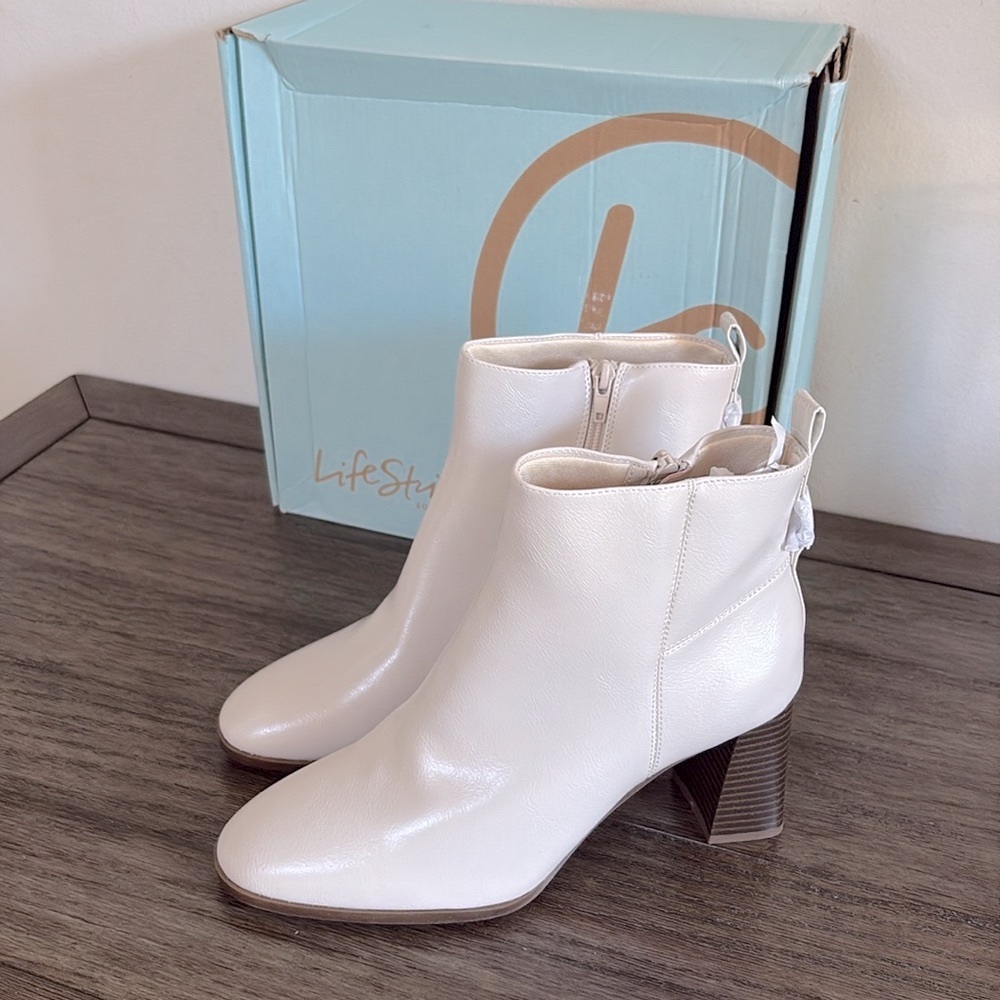 NIB [Life Stride] Foxy Low Block Heel Almond Toe Booties Women’s Sz 10 Wide - Picture 4 of 15
